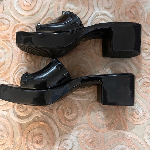 Steve Madden Patent Platform Slides - Picture 5 of 5
